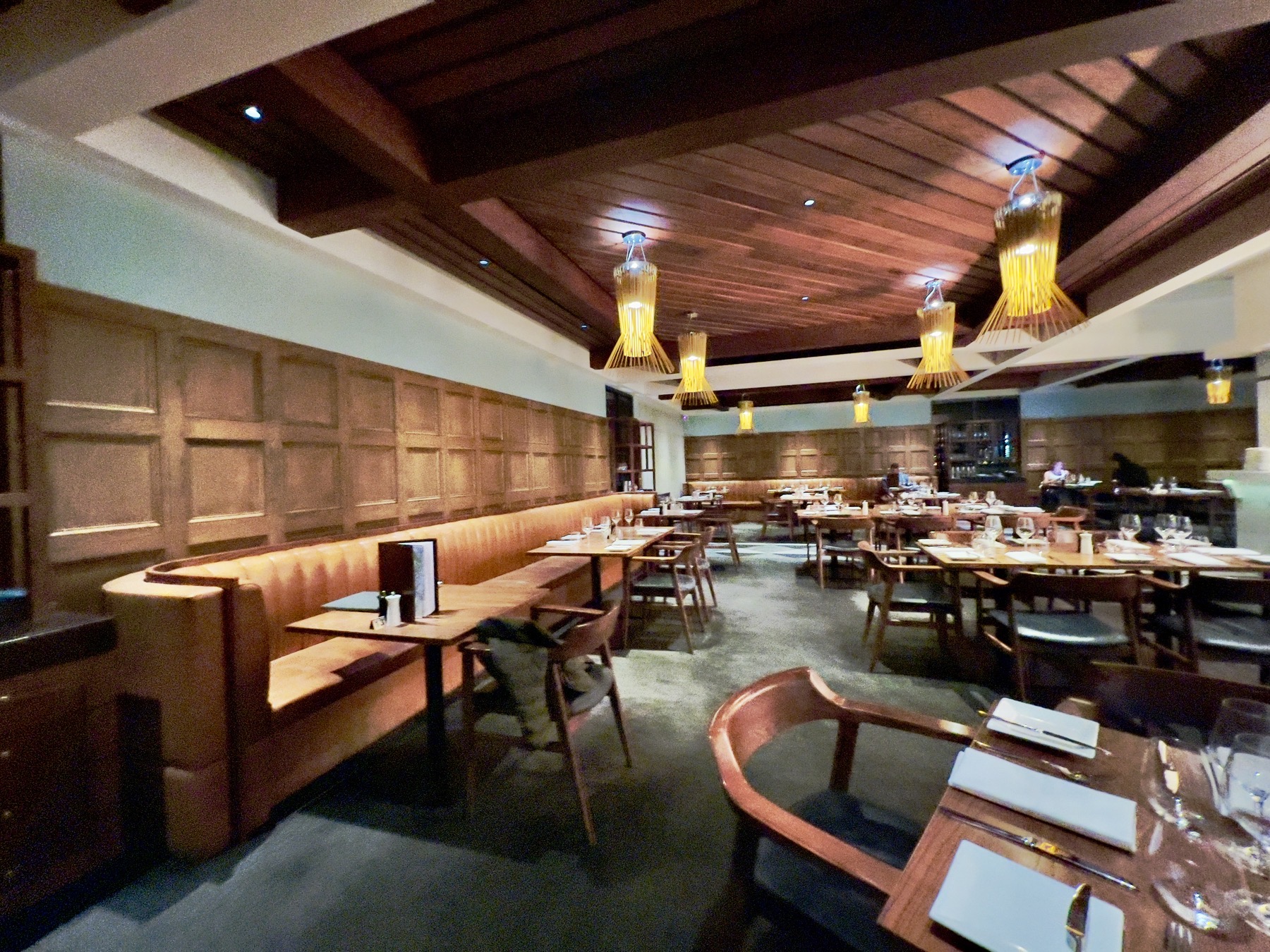 Salle de restaurant illustrant la dératisation en environnement alimentaire